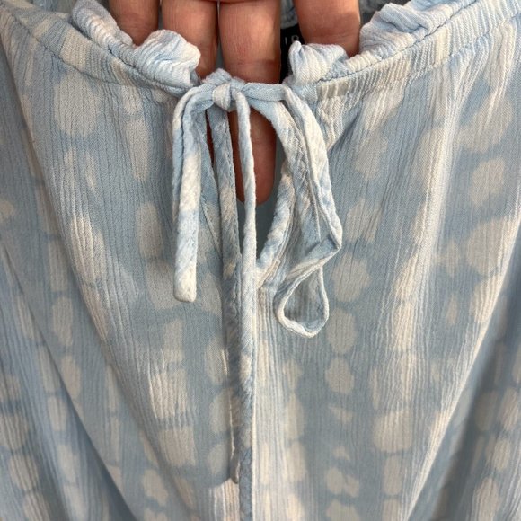 Torrid Crop Top 1X Blue White Off Shoulder V-Neck Tie Dye Gauze Lightweight - Picture 3 of 9